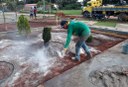 Câmara realiza reforma da praça com nova jardinagem e iluminação Câmara realiza reforma da praça com nova jardinagem e iluminação