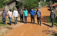 Vereadores e Prefeito visitam comunidade de Lago Grande